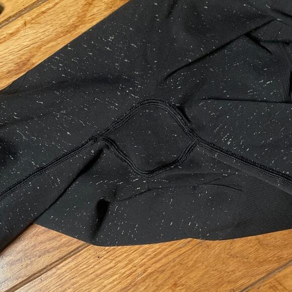 Lululemon Free To Flow 7/8 Tight Legging - Picture 7 of 16